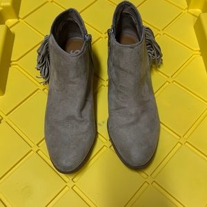 Girls 6.5M tassel ankle boots